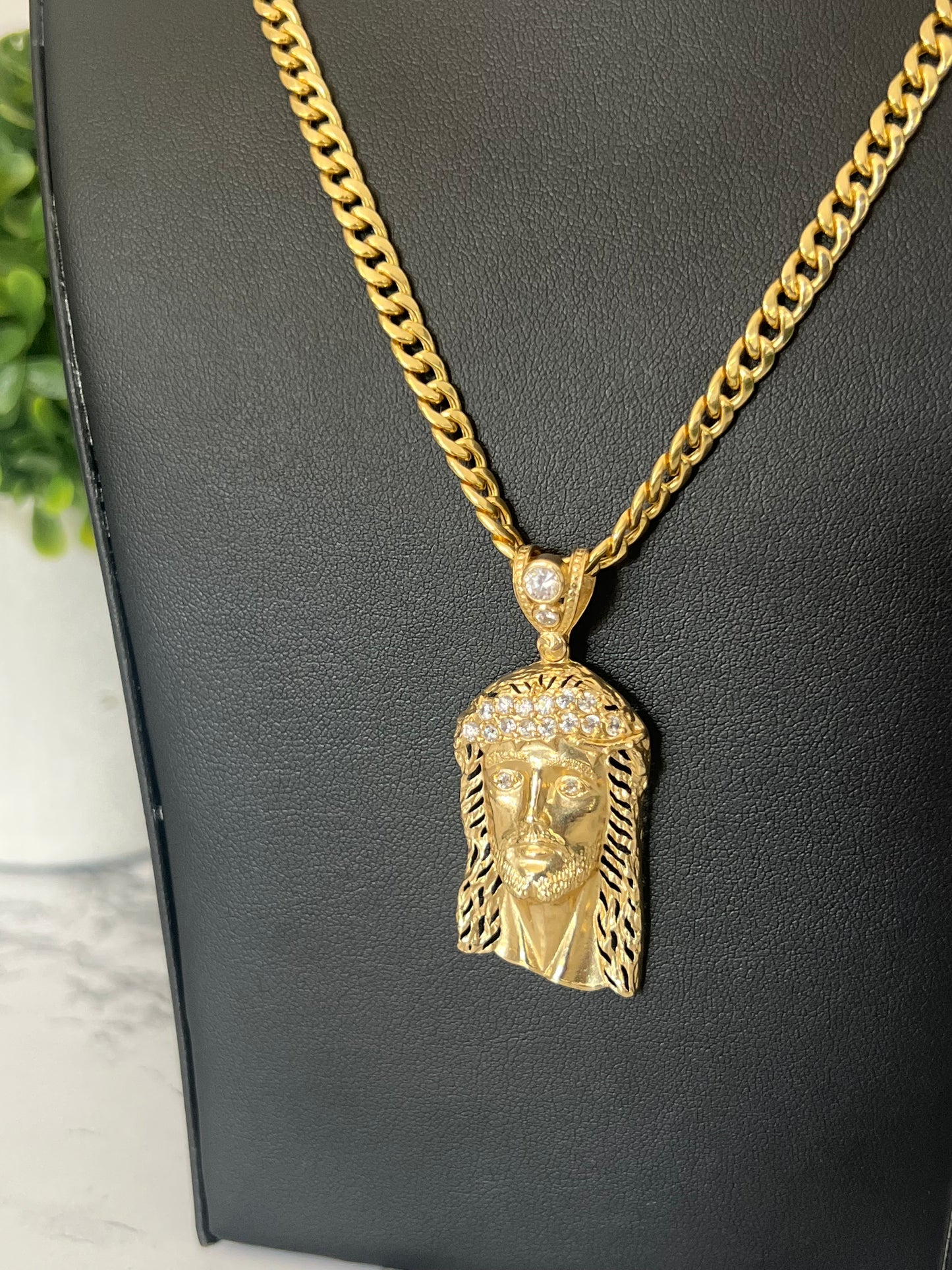 14K Cuban link + Jesus face (Hollow)