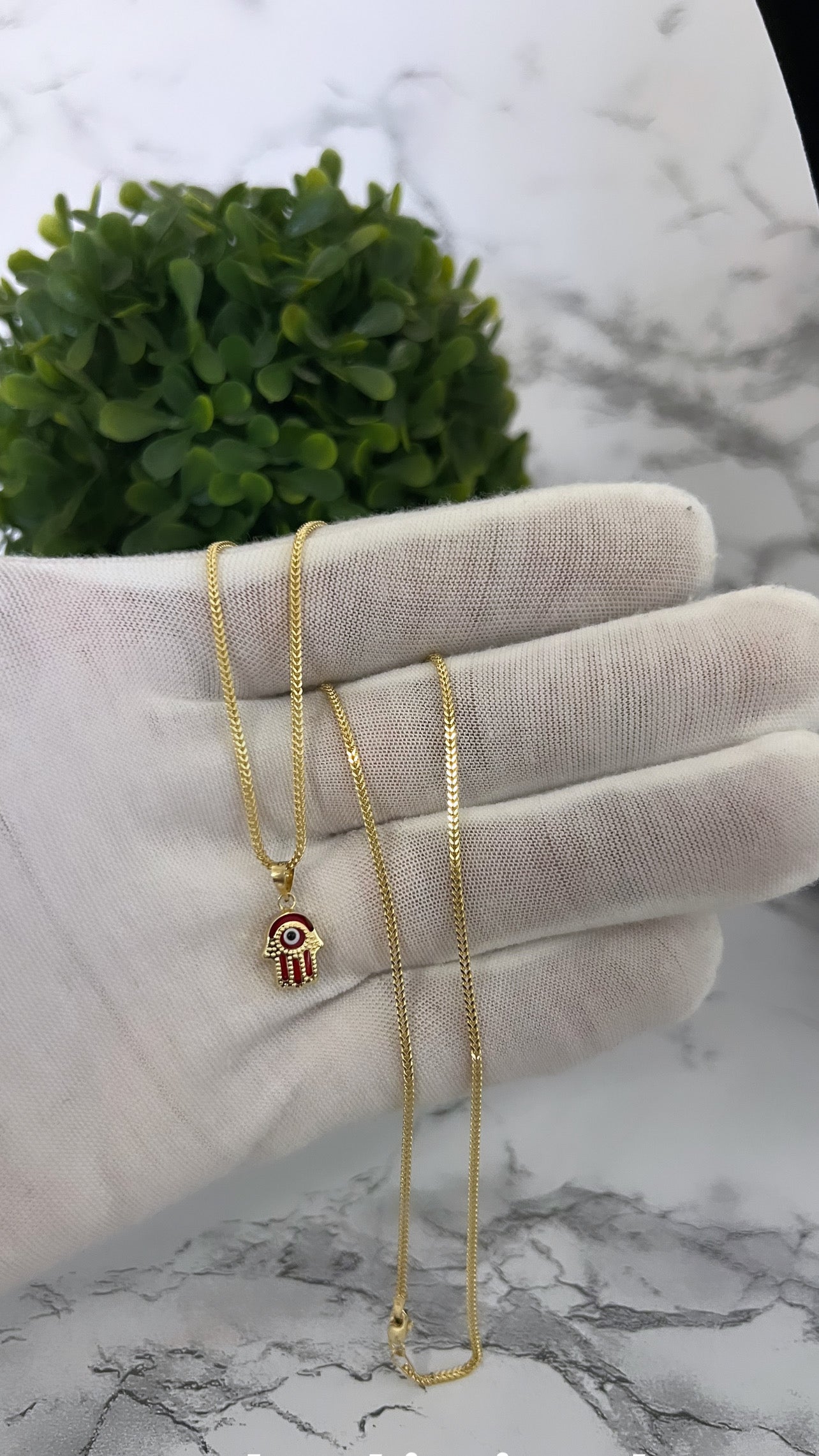 14k Hollow Franco w/Hamsa
