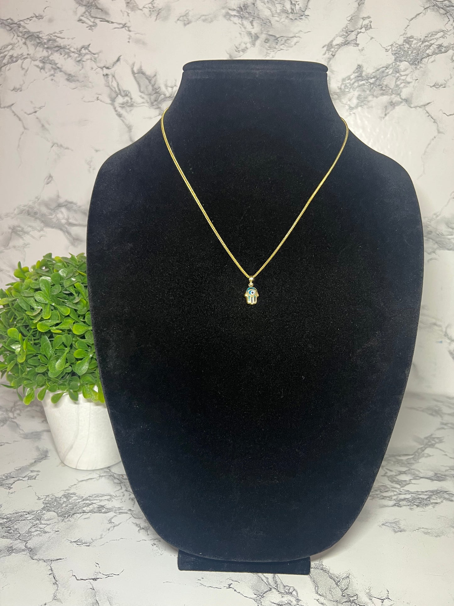 14k Hollow Franco Chain w/Hamsa Pendant🧿