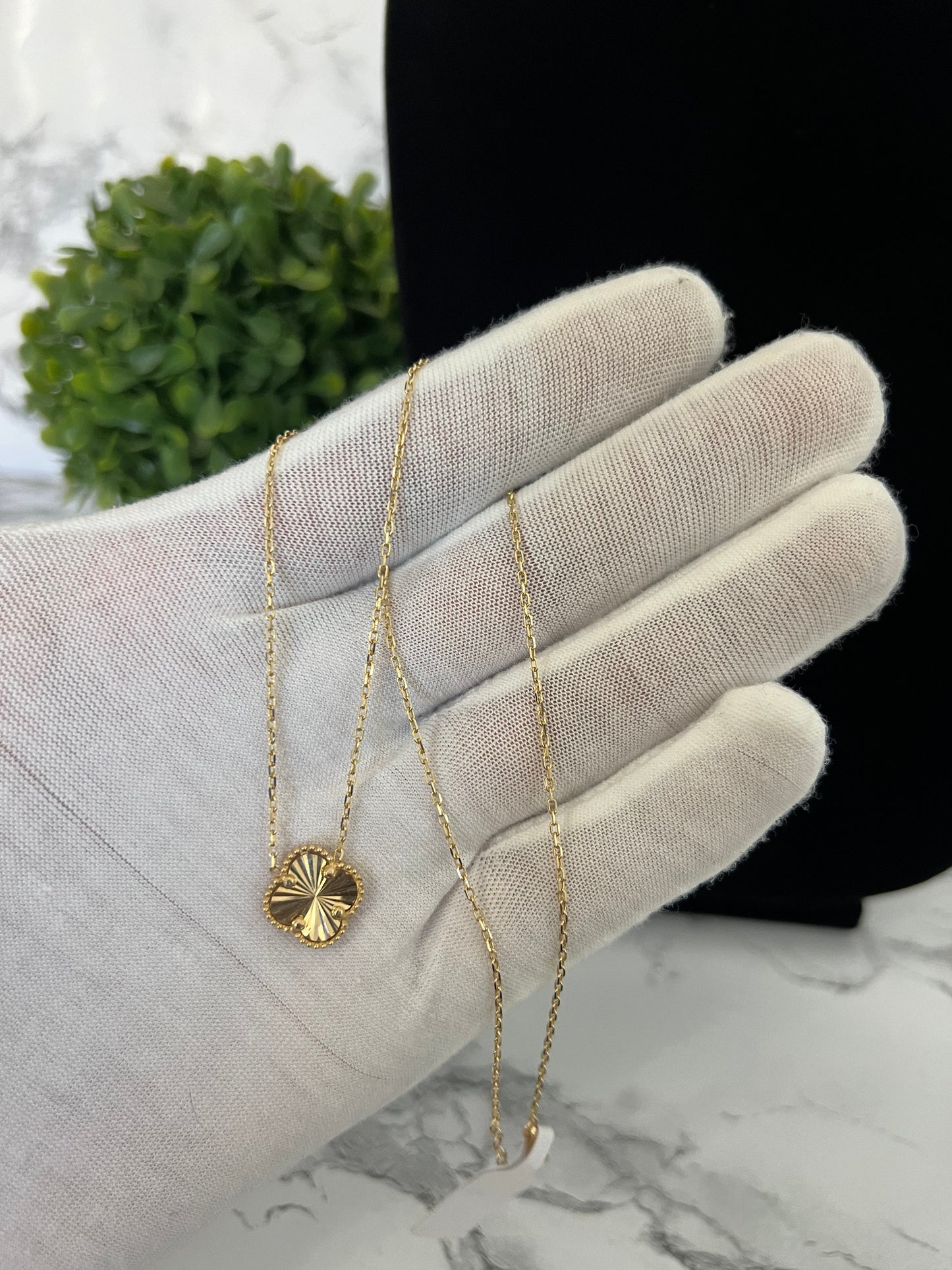14k Women’s Clover chain