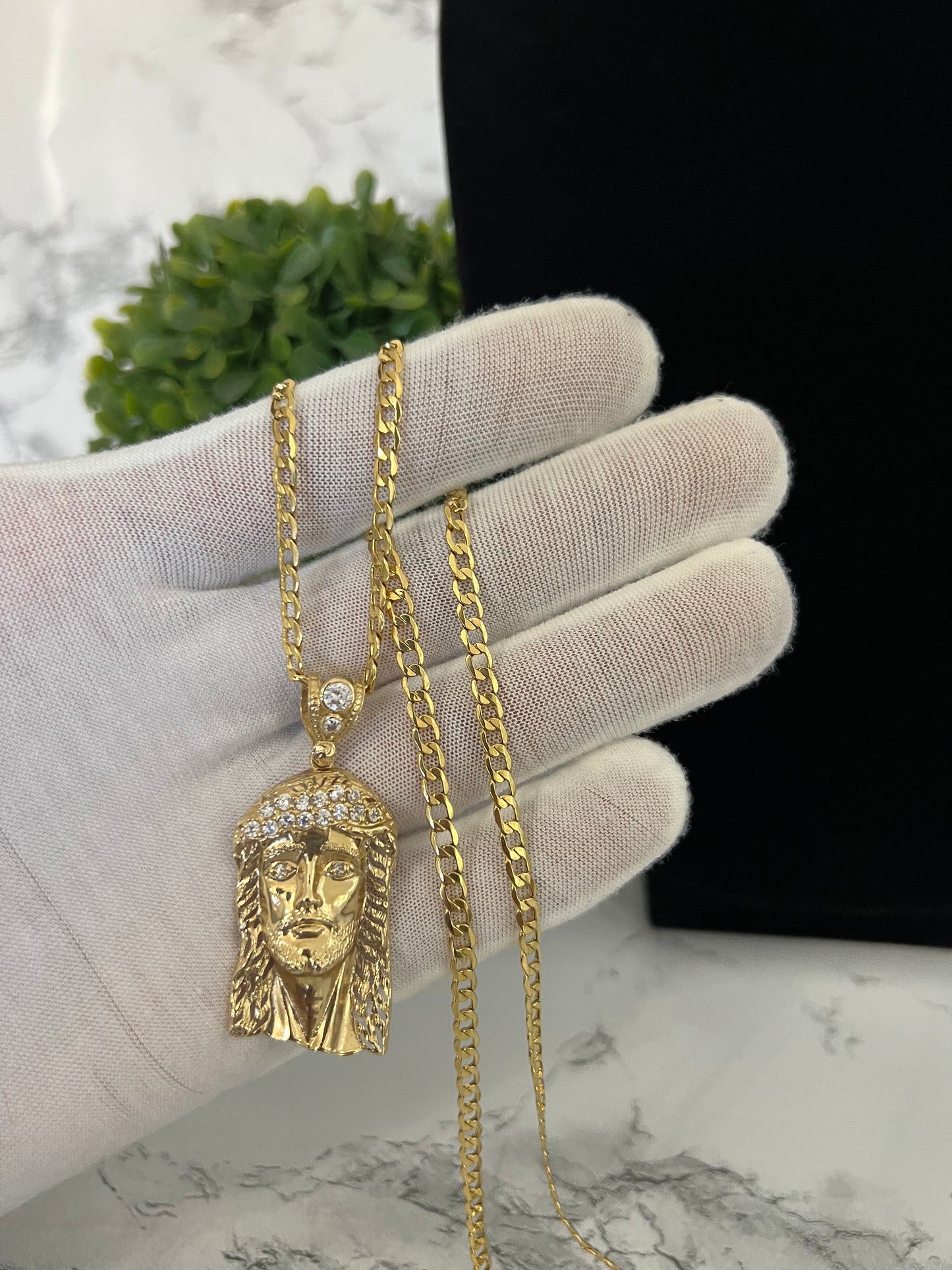 14K⚜️Hollow Cuban w/Jesus head Pendant Cz